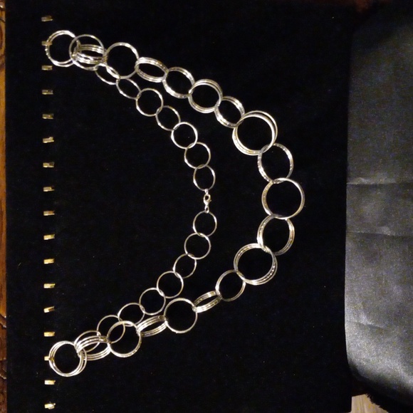 Circle Link necklace. - Picture 3 of 3